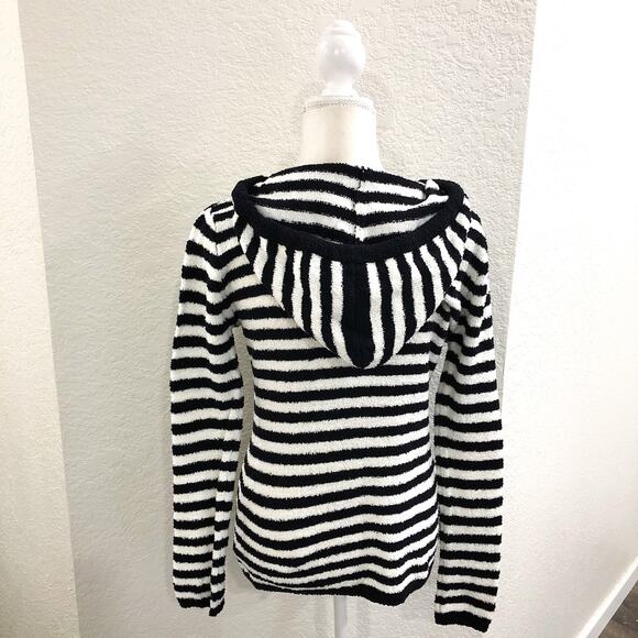 Official Mermaid Gear Race Point Fleece Striped Hoodie - Picture 5 of 9